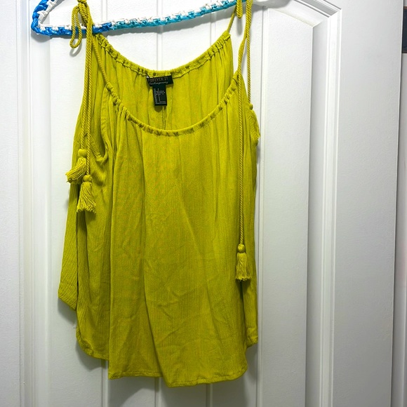 3/$15 NWOT forever 21 shirt green size small - Picture 1 of 2